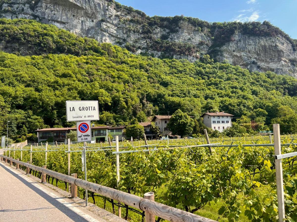 G-House Modernes Apartment Mit Tollem Ausblick Riva del Garda Luaran gambar