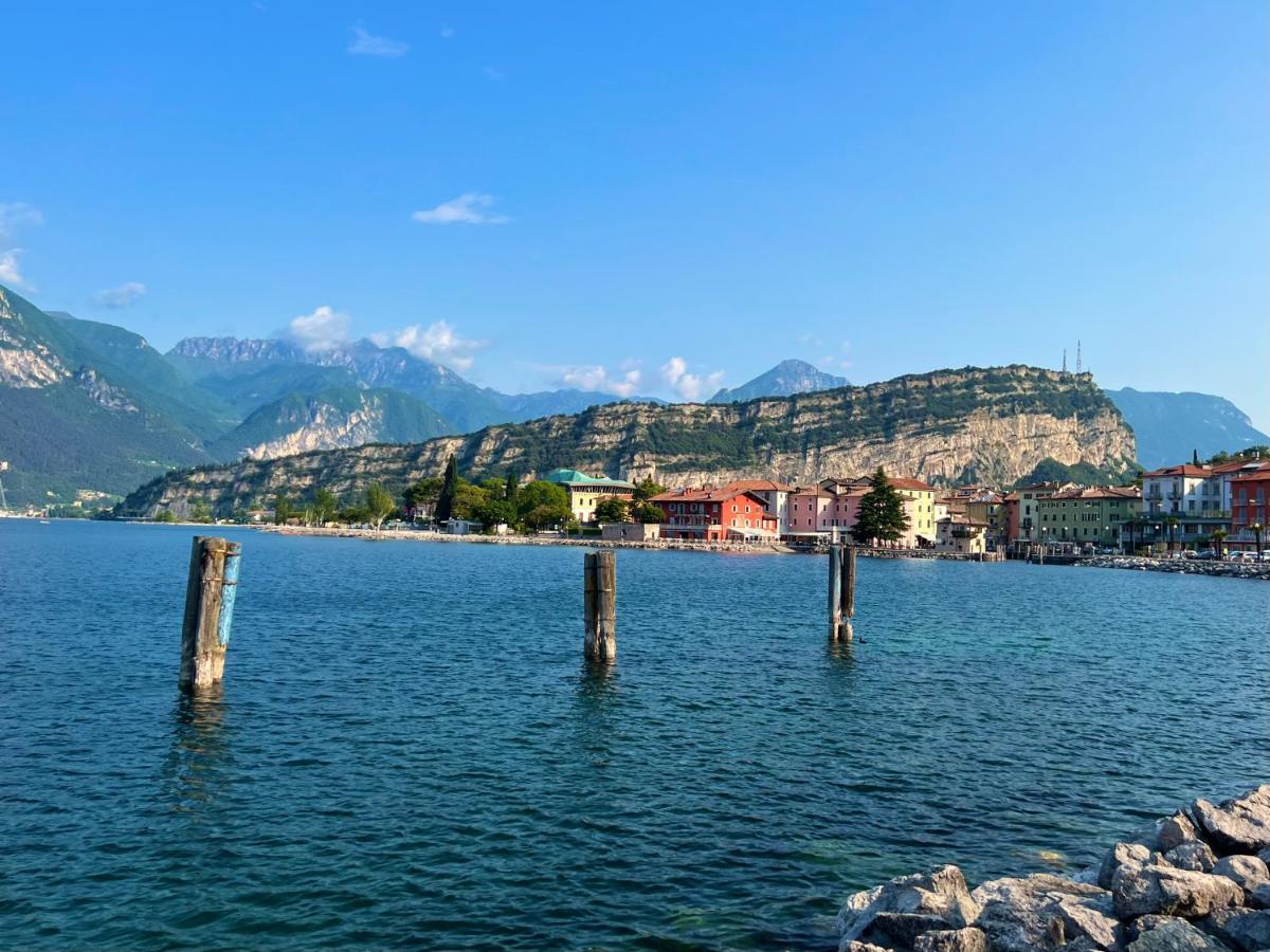 G-House Modernes Apartment Mit Tollem Ausblick Riva del Garda Luaran gambar