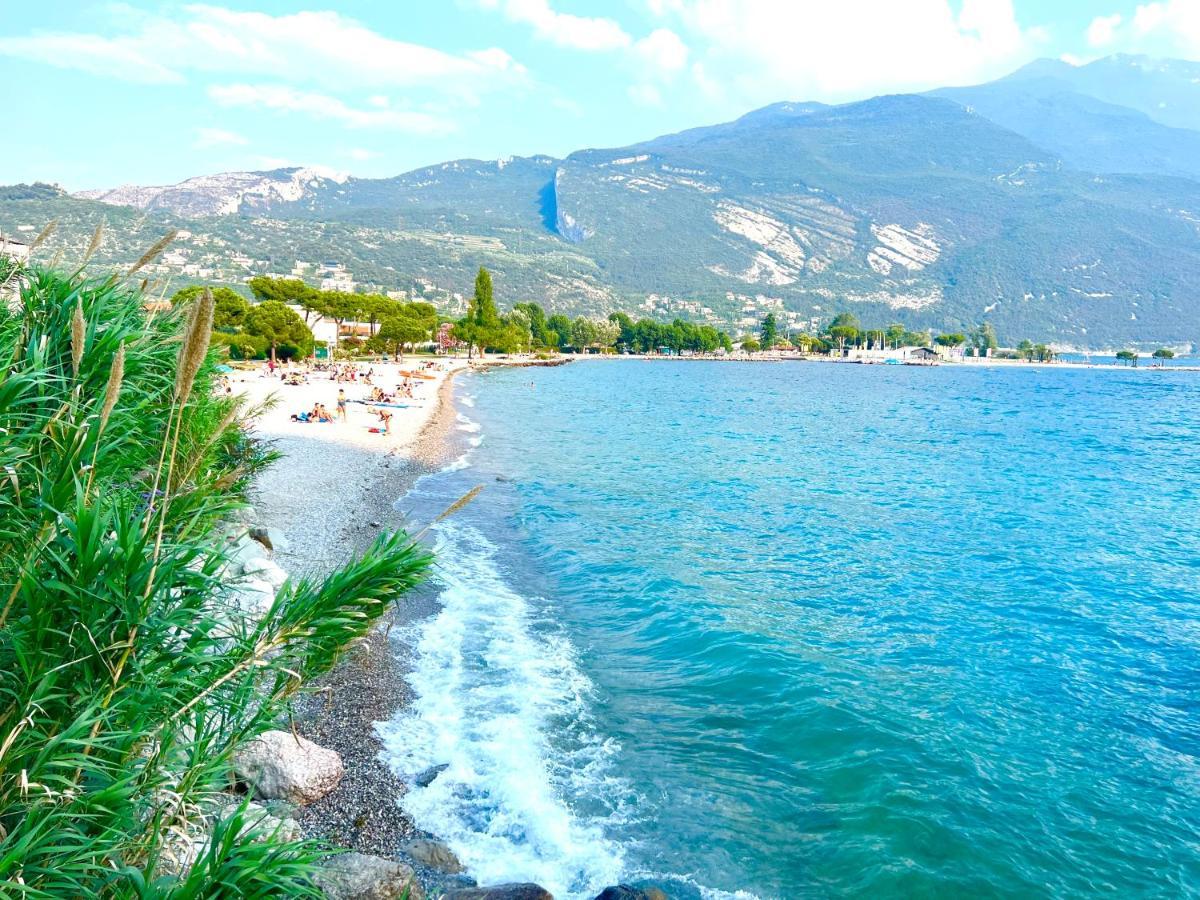 G-House Modernes Apartment Mit Tollem Ausblick Riva del Garda Luaran gambar