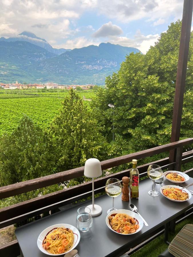 G-House Modernes Apartment Mit Tollem Ausblick Riva del Garda Luaran gambar