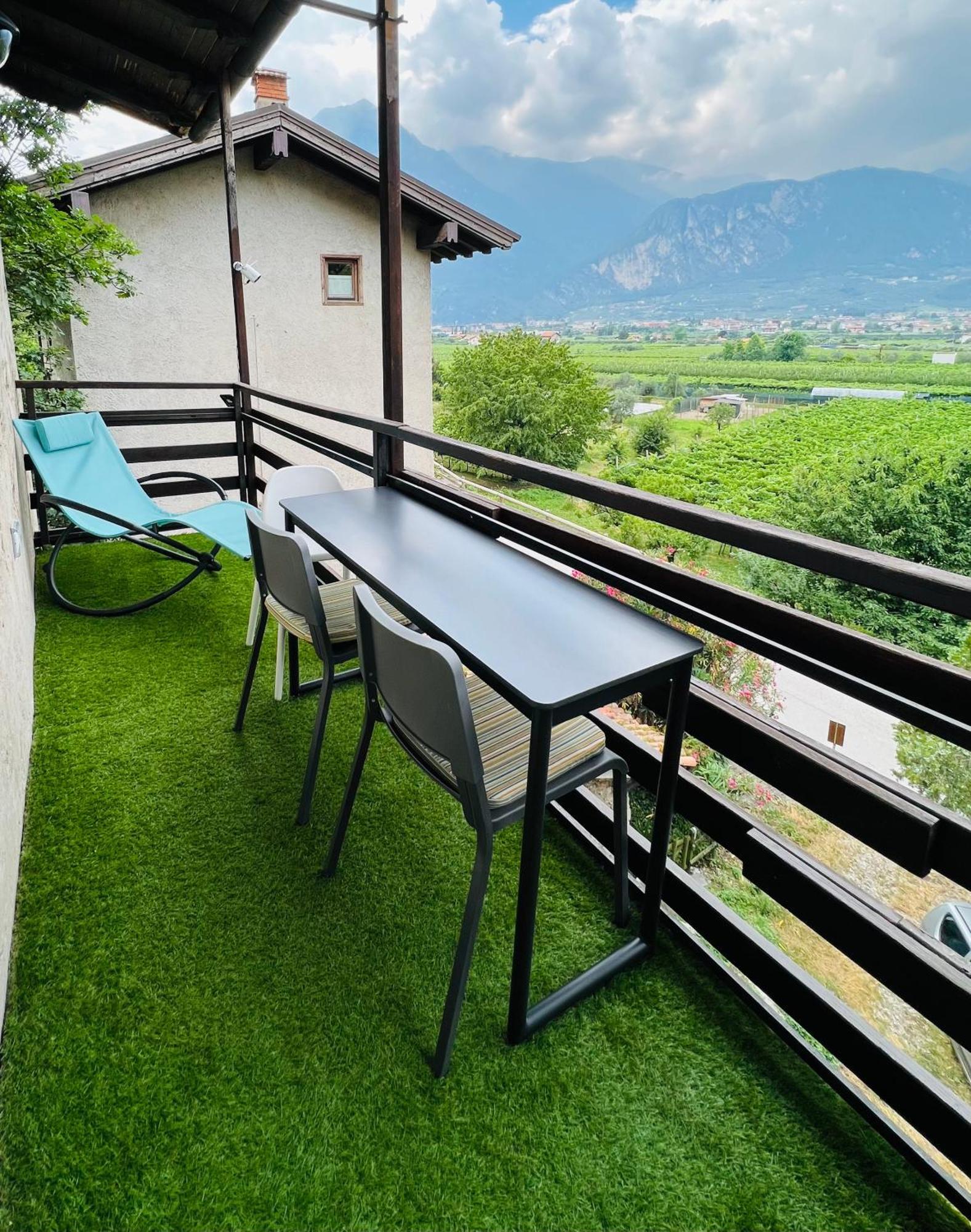 G-House Modernes Apartment Mit Tollem Ausblick Riva del Garda Luaran gambar